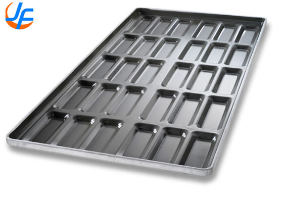 RK Bakeware China Foodservice 41053 Chicago Metallic Glazed Aluminized Steel Blunt End Hoagie Bun Tray